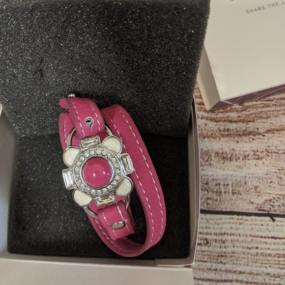 NEW Lia Sophia Bracelet - Picture 1 of 3